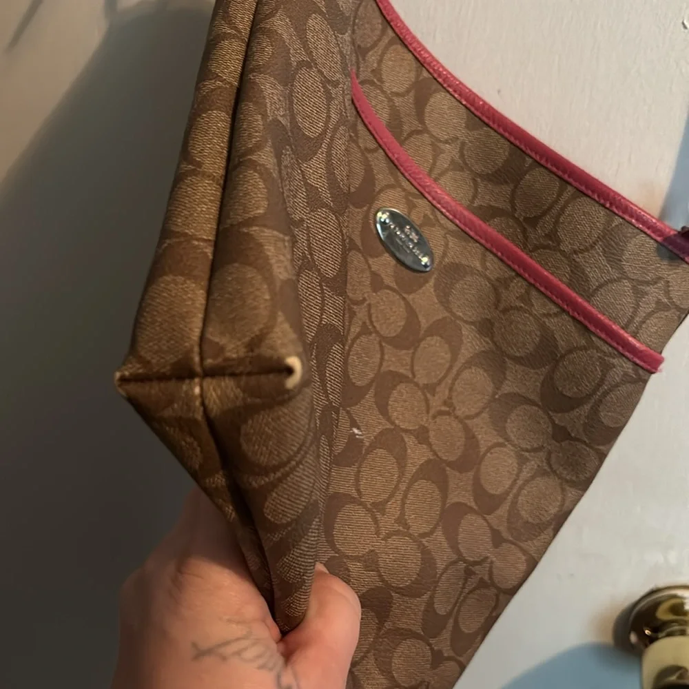 Coach purse - Picture 6 of 8